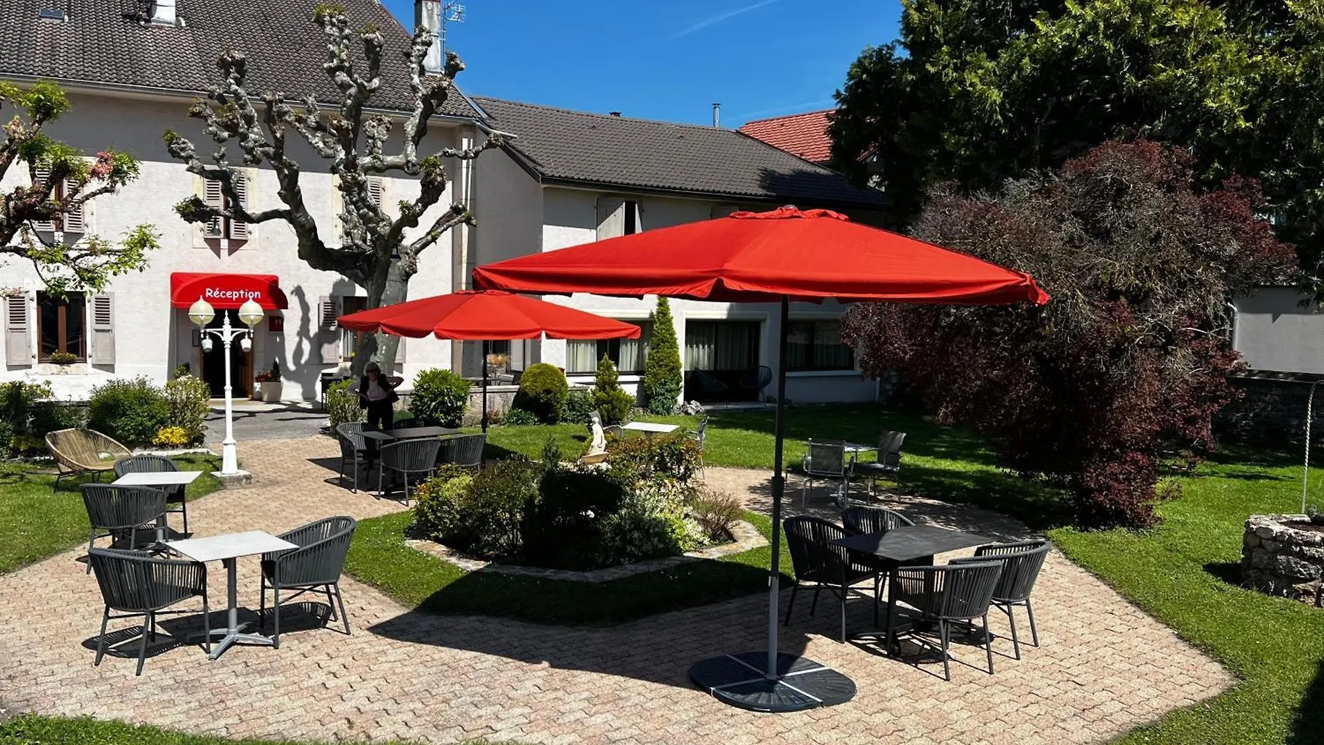 La Bonne Auberge Ségny 2*,  France