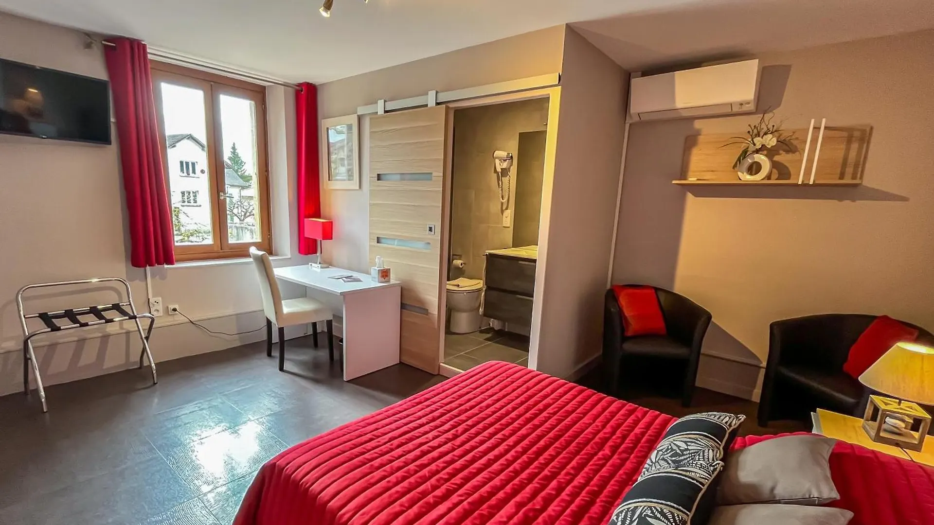 ** Hotel La Bonne Auberge Ségny France