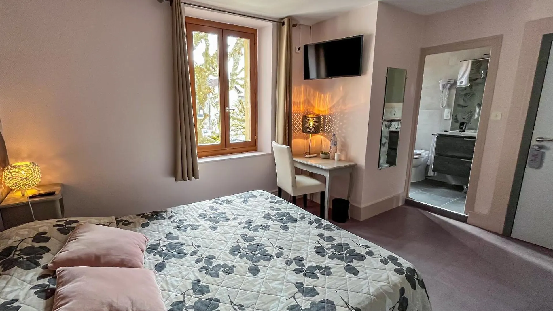 La Bonne Auberge Ségny Hotel